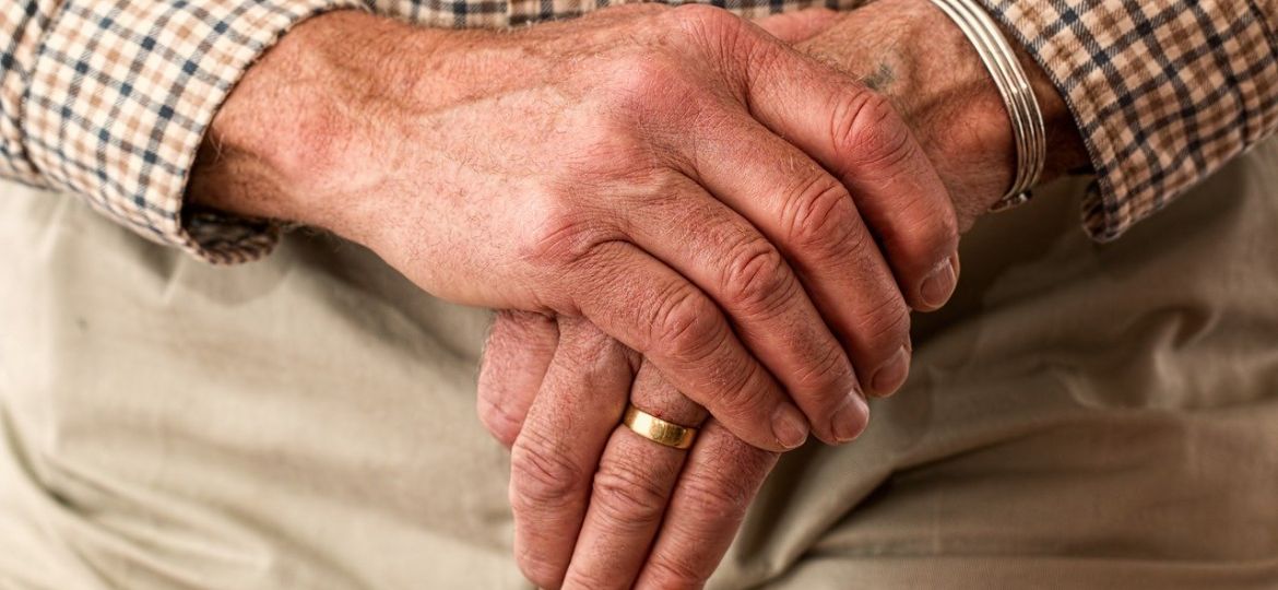 La nouvelle incapacité de recevoir des personnes dédiées au service à la personne