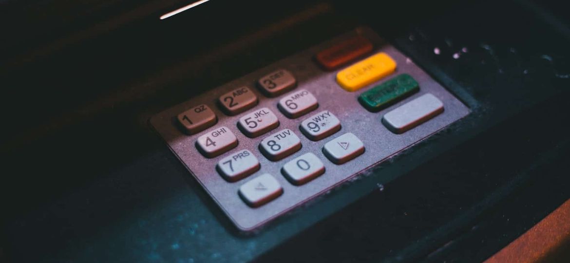 Retraits sur le compte bancaire de la défunte et recel successoral